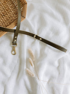 Ember & Ivory Vegetable Leather Lead in Olive/Ivory
