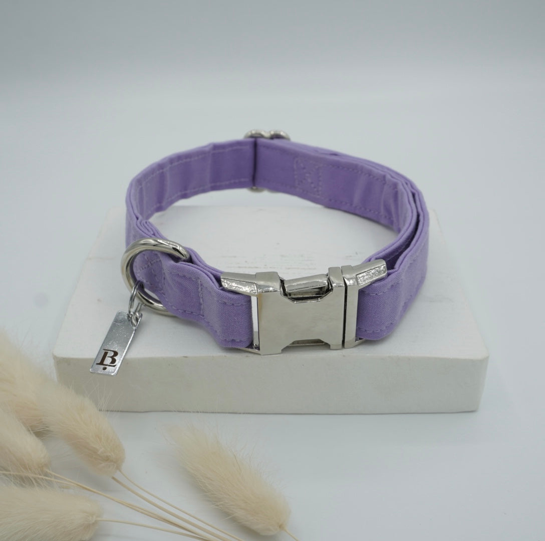 Collar in Lavender Purple, Silver hardware